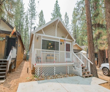 Moonridge Mountain by Big Bear Cool Cabins