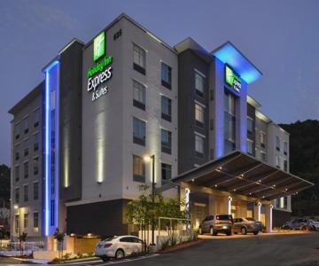 Holiday Inn Express & Suites San Diego - Mission Valley