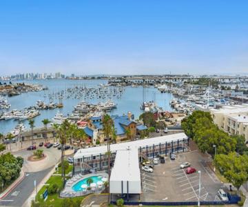 Sea Harbor Hotel