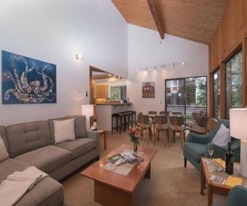 U S F 5 Br home by RedAwning