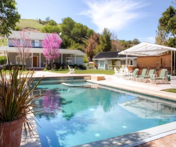 Hidden Hills Olives and Oaks 5 Br home by RedAwning