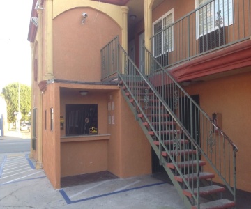 Bronco Motel South Central