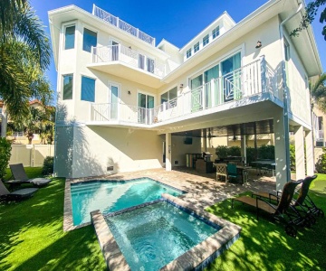 Coconut Cove by AMI Locals