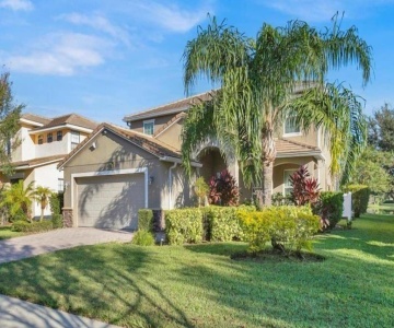 Calabria Lakeside Villa