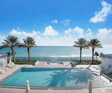Monte Carlo Miami Beach Condo by Global Luxury Suites