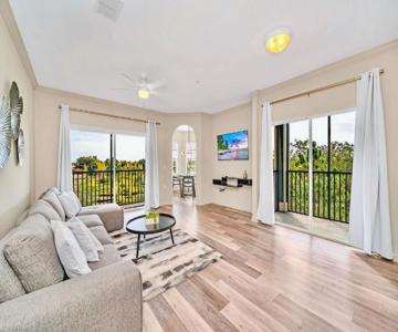 Condo w Pool, Games Room - Pet Friendly
