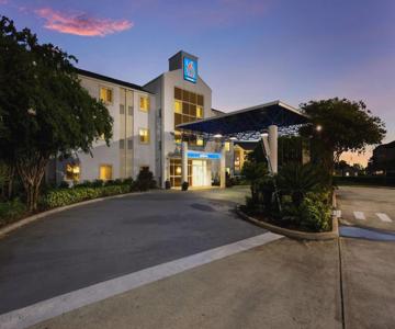 Motel 6 Orlando International Drive