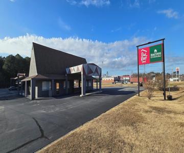 HomeTowne Studios by Red Roof LaGrange