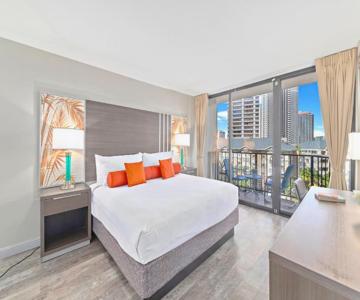 Renovated with City View with Pool at Aqua Palms Waikiki