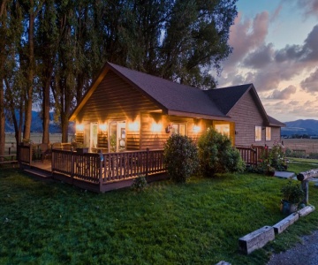 Hansen Guest Ranch