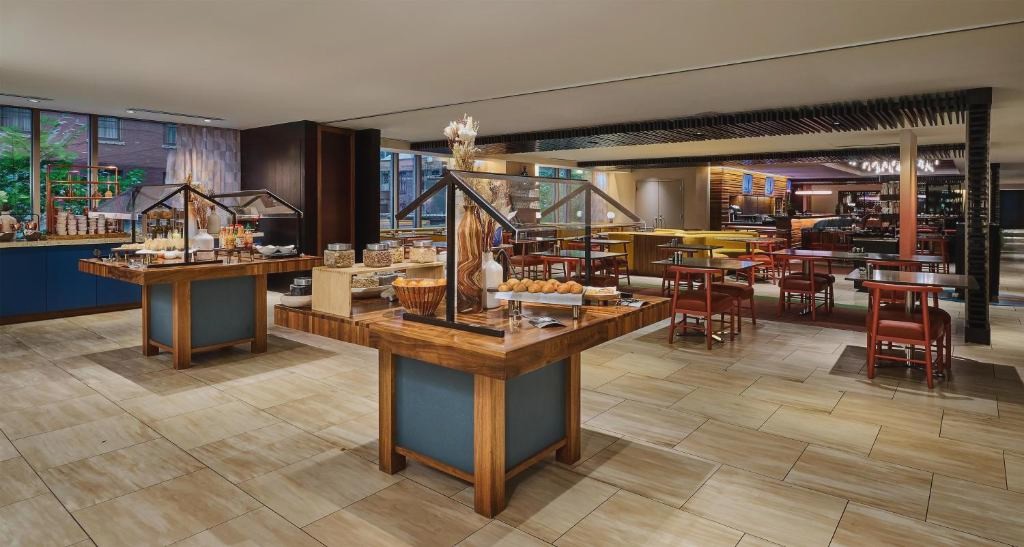 Hyatt Centric Chicago Magnificent Mile