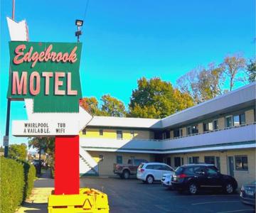Edgebrook Motel
