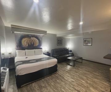 Cindy Lyn Motel
