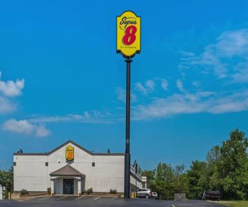 Super 8 by Wyndham Brownsburg