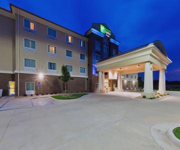 Holiday Inn Express & Suites Salina