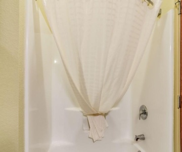 Cobblestone Inn & Suites