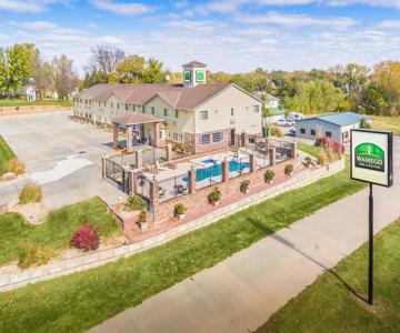 Wamego Inn and Suites