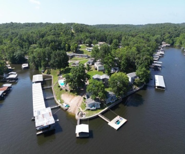 Rock Harbor Resort