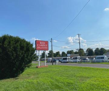 Red Carpet Inn And Suites