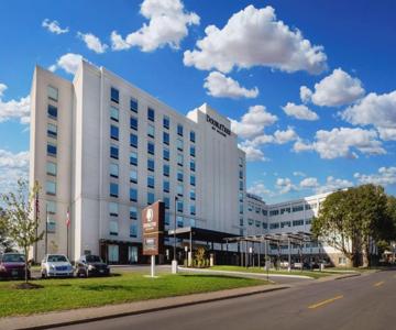 DoubleTree by Hilton Hotel Niagara Falls
