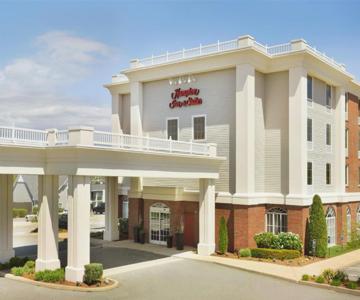 Hampton Inn & Suites Newport Middletown