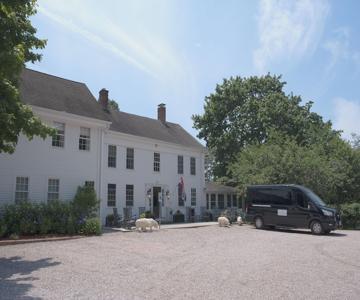 Shelter Harbor Inn