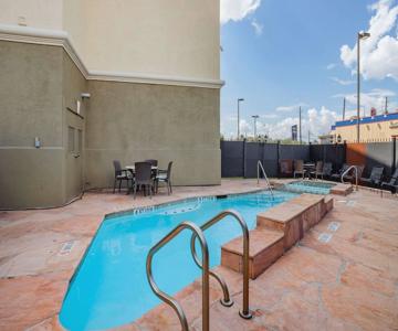 Comfort Suites near Texas Medical Center – NRG Stadium
