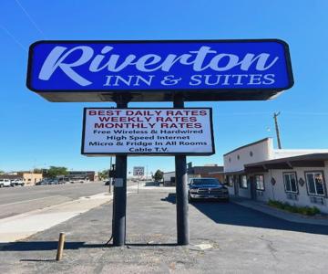 Riverton Inn & Suites