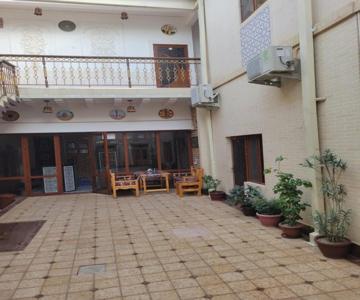 Eshoni Pir Hotel