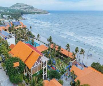 Hon Rom Central Beach Resort