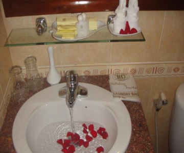 Holiday Diamond Hotel