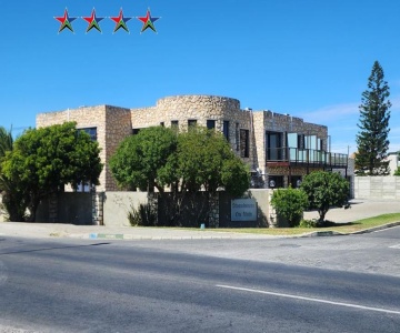 Stonehouse on Main