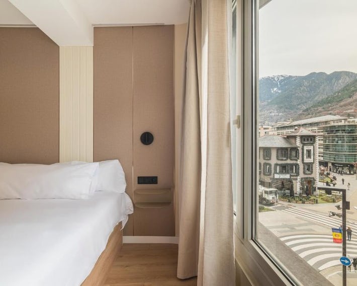 LEE Hotel