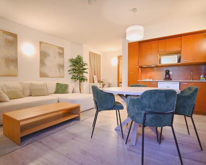Con Parking y Escritorio I Apartamento en Incles I AndStay