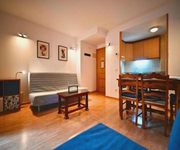 Luxury Apartment Llops Hut-7760 , 5 Pax