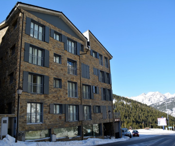 Peretol Apartments