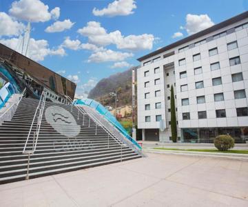 Yomo Mola Park Hotel