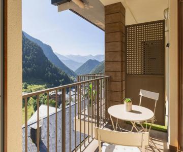 Vistas PRECIOSAS Al Valle De Arinsal - 6PAX- SENDERISMO & ESQUÍ - Free Parking