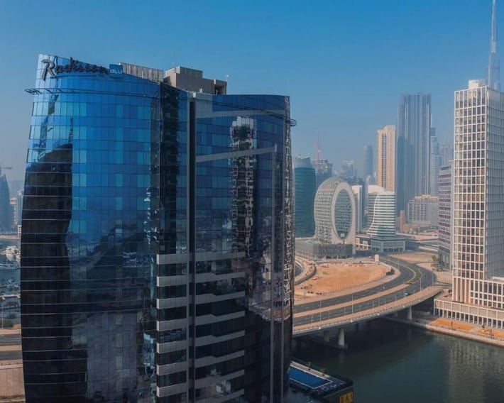 Radisson Blu Hotel, Dubai Canal View