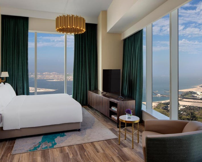 Avani Plus Palm View Dubai Hotel & Suites