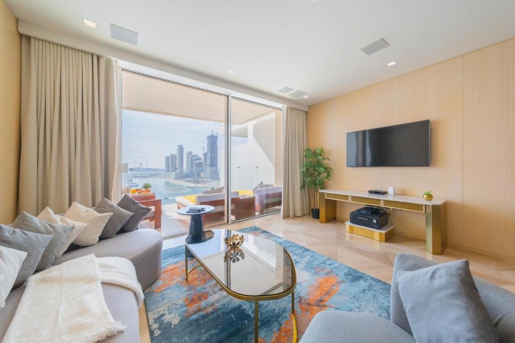 EDEN'S Homes & Villas - FIVE Palm Residences