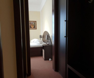 Hotel Keshtjella