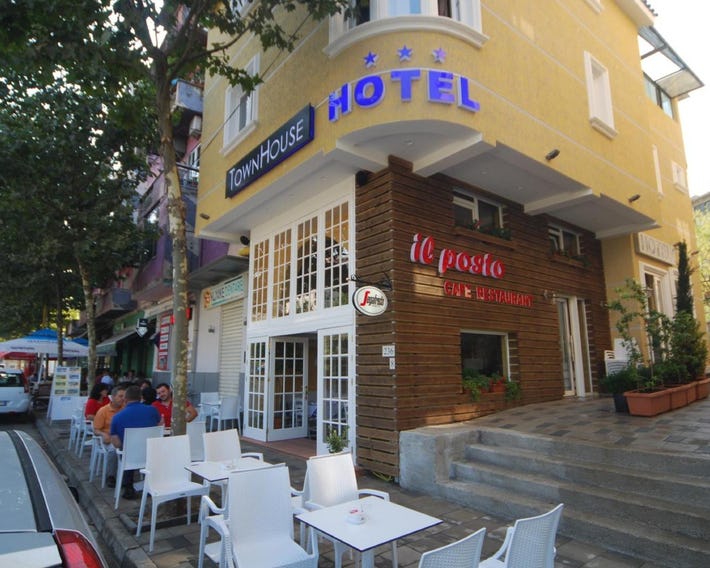 Hotel Town House
