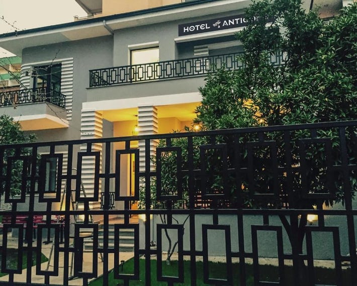 Hotel Antigone