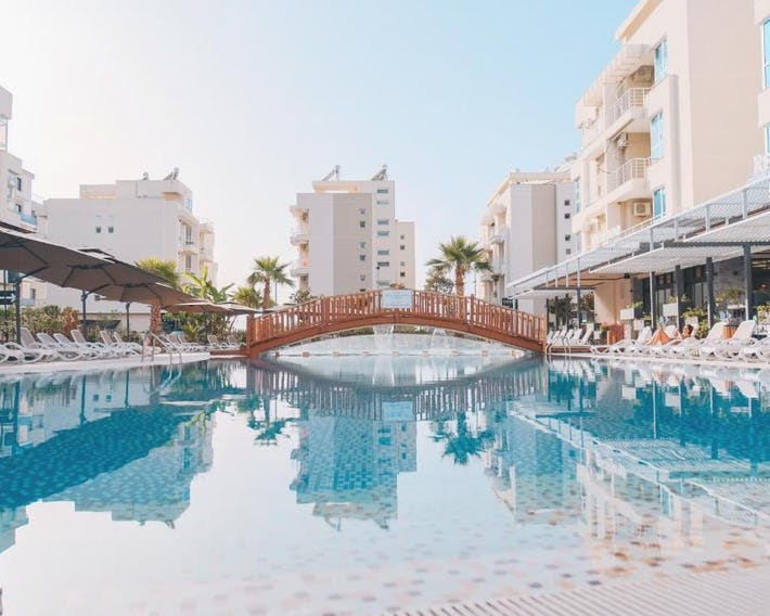 Ledina Hotel