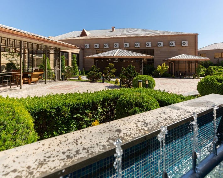 La Defense Hotel Yerevan
