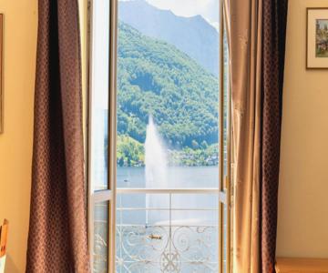 Lake View Apartment, Blick auf den Traunsee und auf das Schloss Orth - ideal für Paare und Genieser