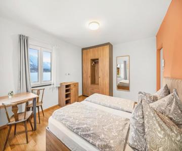 Hallstatt Lakeside Top 1