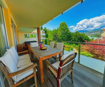 Lake view 2 Bedroom Apartment, Terrace, Private Lake Access