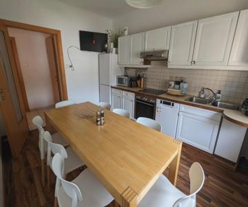 Bright And Comfortable Unit Across From Messe Wels